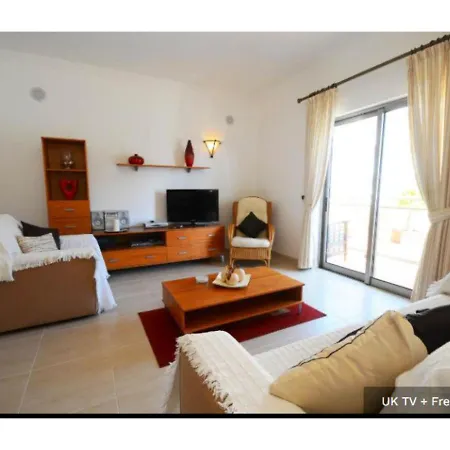 Central Vacation With Shared Pool, Beachlake Nearby