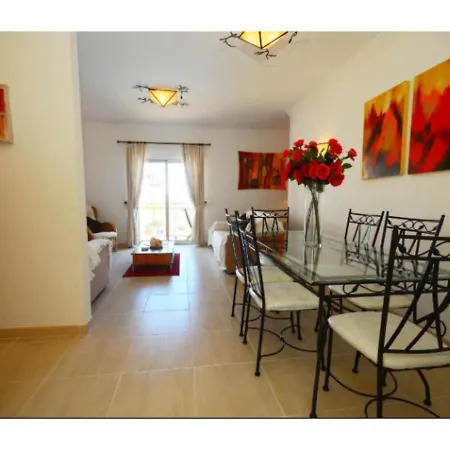 Central Vacation With Shared Pool, Beachlake Nearby Lägenhet Albufeira