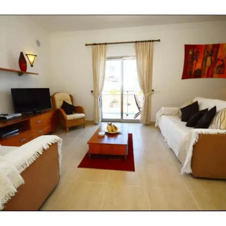 Central Vacation With Shared Pool, Beachlake Nearby Albufeira